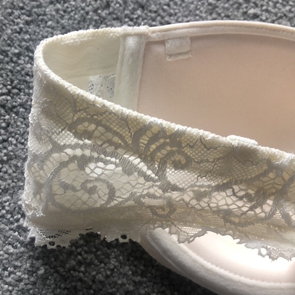NWOT Simon Peter strapless cream bra. New never worn. No tags. - Picture 3 of 4